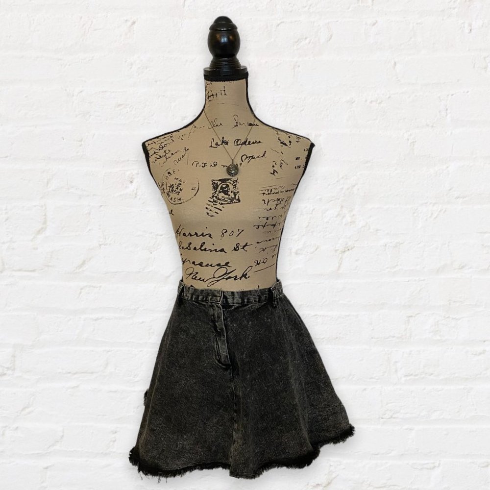 Kira Yukimura's H&M Divided Distressed Denim Circle Skirt Teen Wolf - Picture 4 of 7